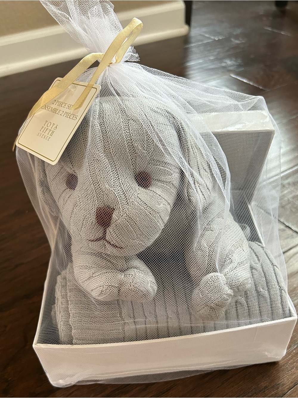 NWT Tots Fifth Avenue 2 Pc Plush Puppy & Cable Knit Blanket Gift Set Gray